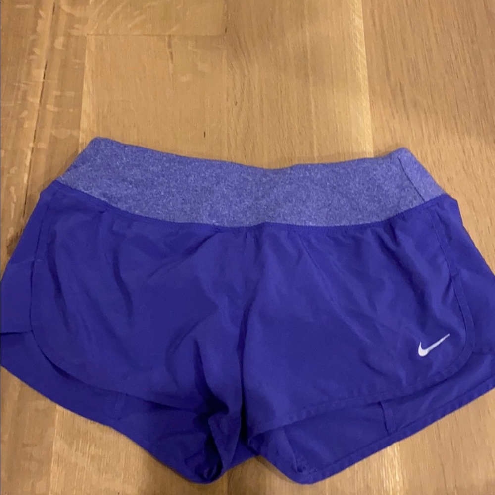Nike women’s running shorts size small